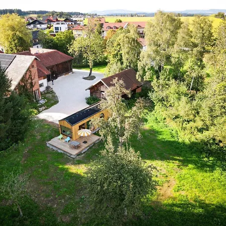 Klingerei - Tiny House Wiese - Your Austrian Ferienhaus Seewalchen